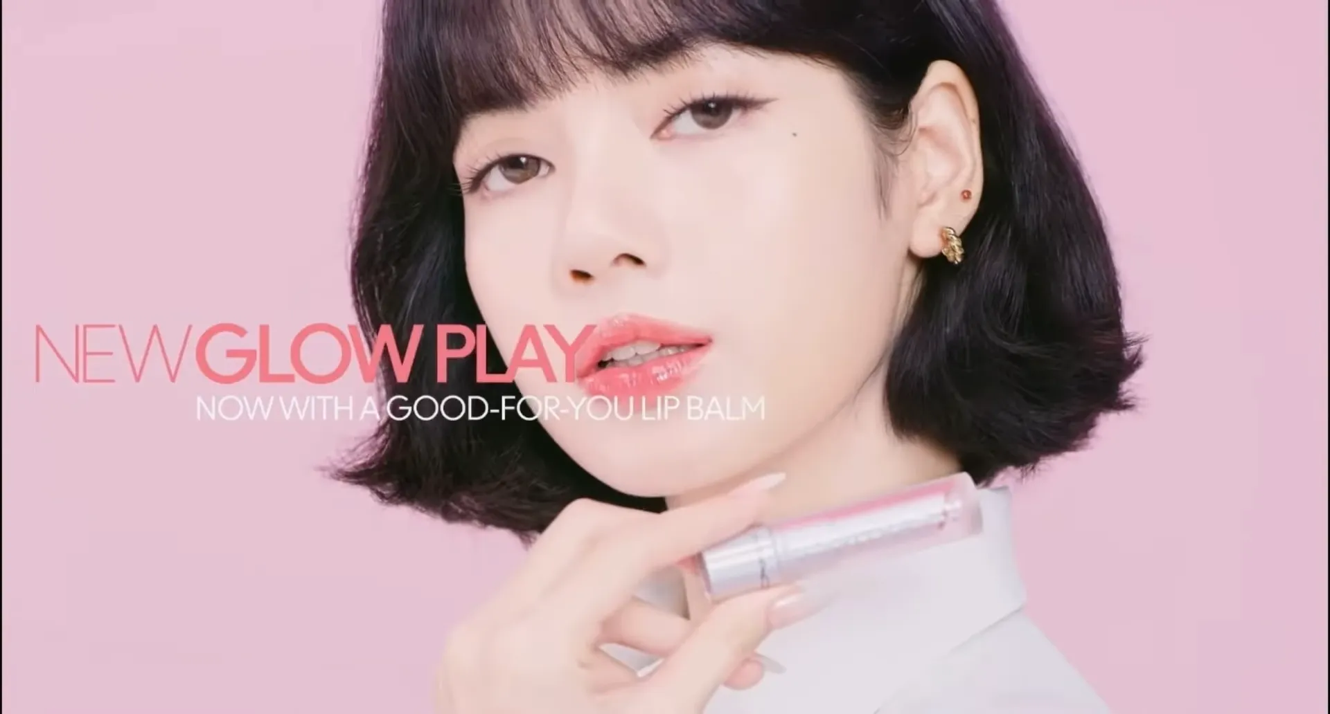 Lisa Blackpinks MAC Cosmetic