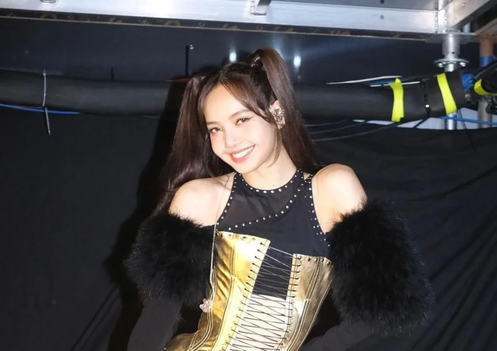 blackpink lisa asian hall of fame