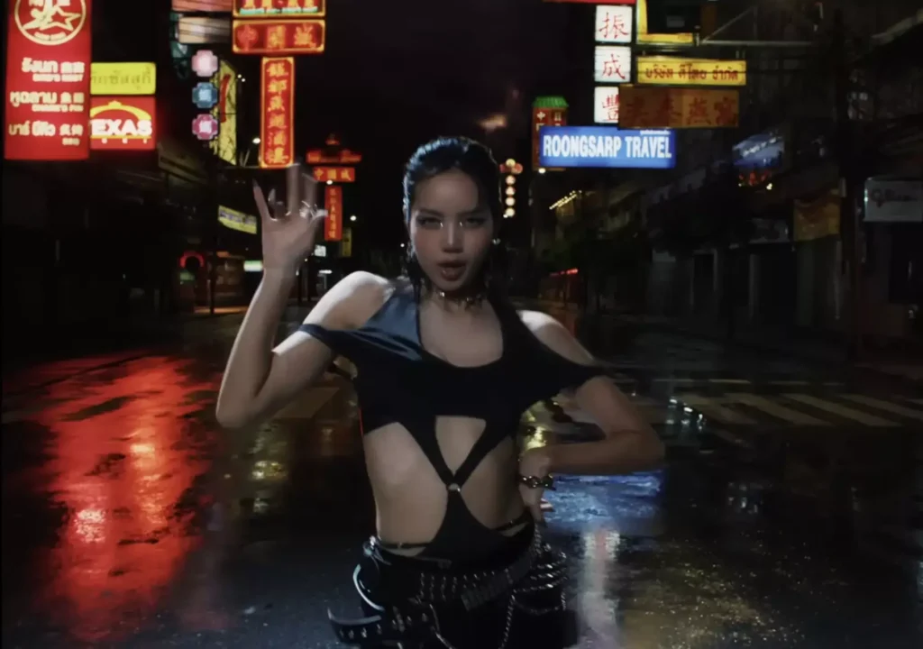 LISA ROCKSTER MV wearelloud.com