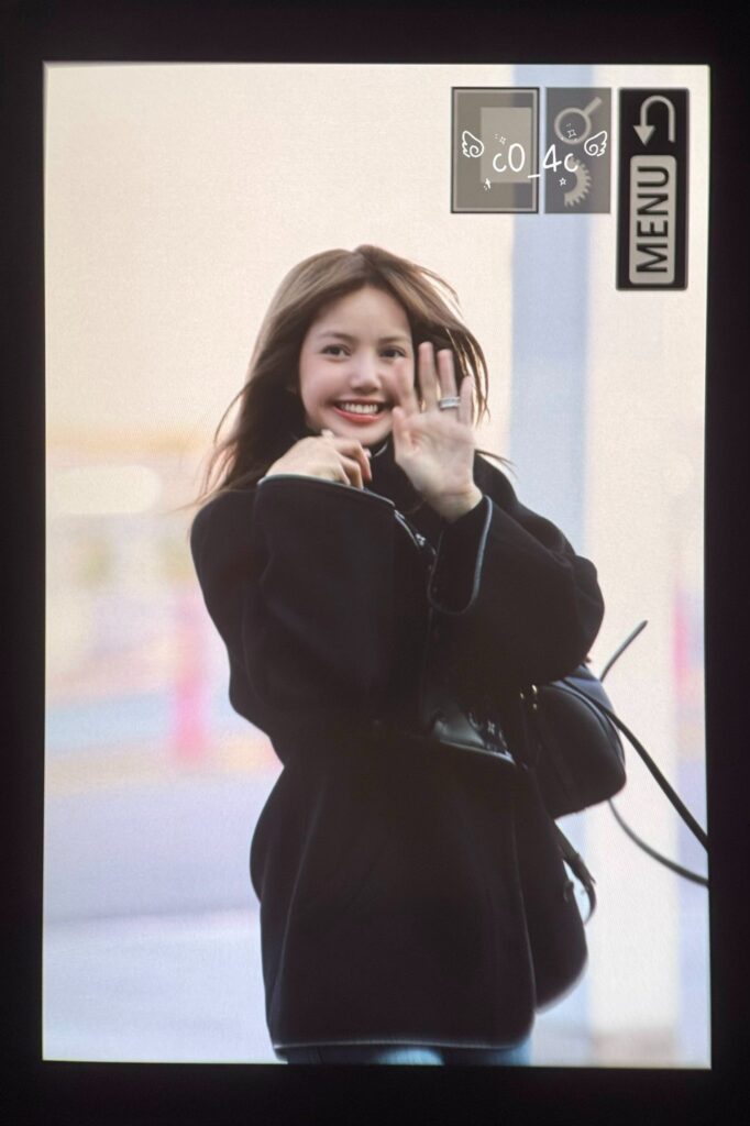 lisa attend LV Fashion Week 7